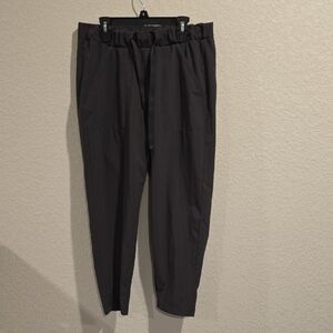 Under Armour Black Loose Fit Tapered Joggers - Size Small